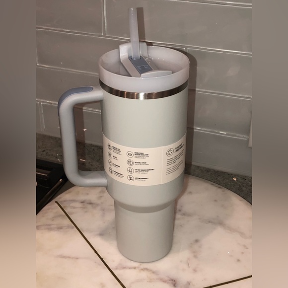 ✨NWT✨ Stanley Quencher H2.0 FlowState Tumbler 40oz (Fog) - Picture 11 of 17